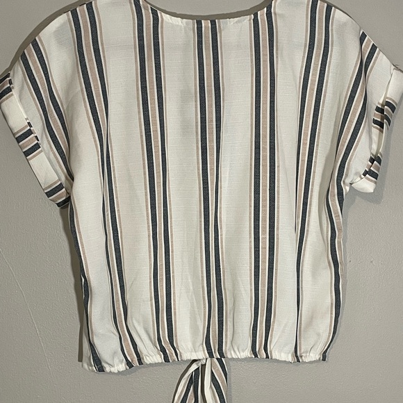 STYLE ENVY PINK/CORAL STRIPED PLUNGE BLOUSE - Picture 3 of 5